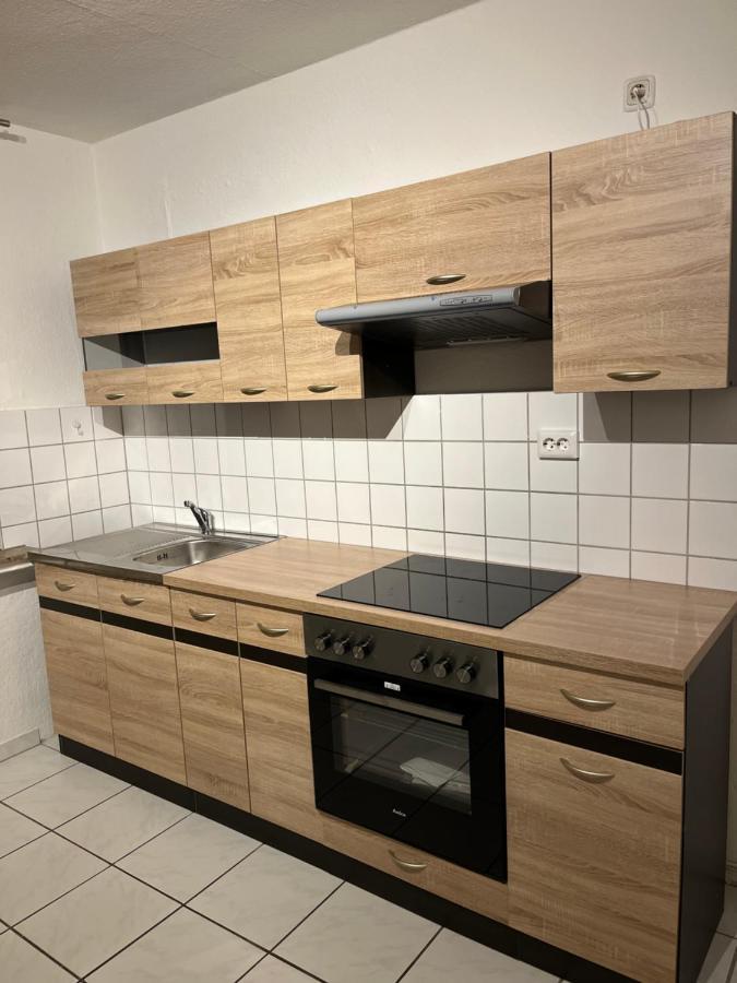 Zimmer Fuer Monteure, Handwerker Oder Reisende Essen Exterior photo